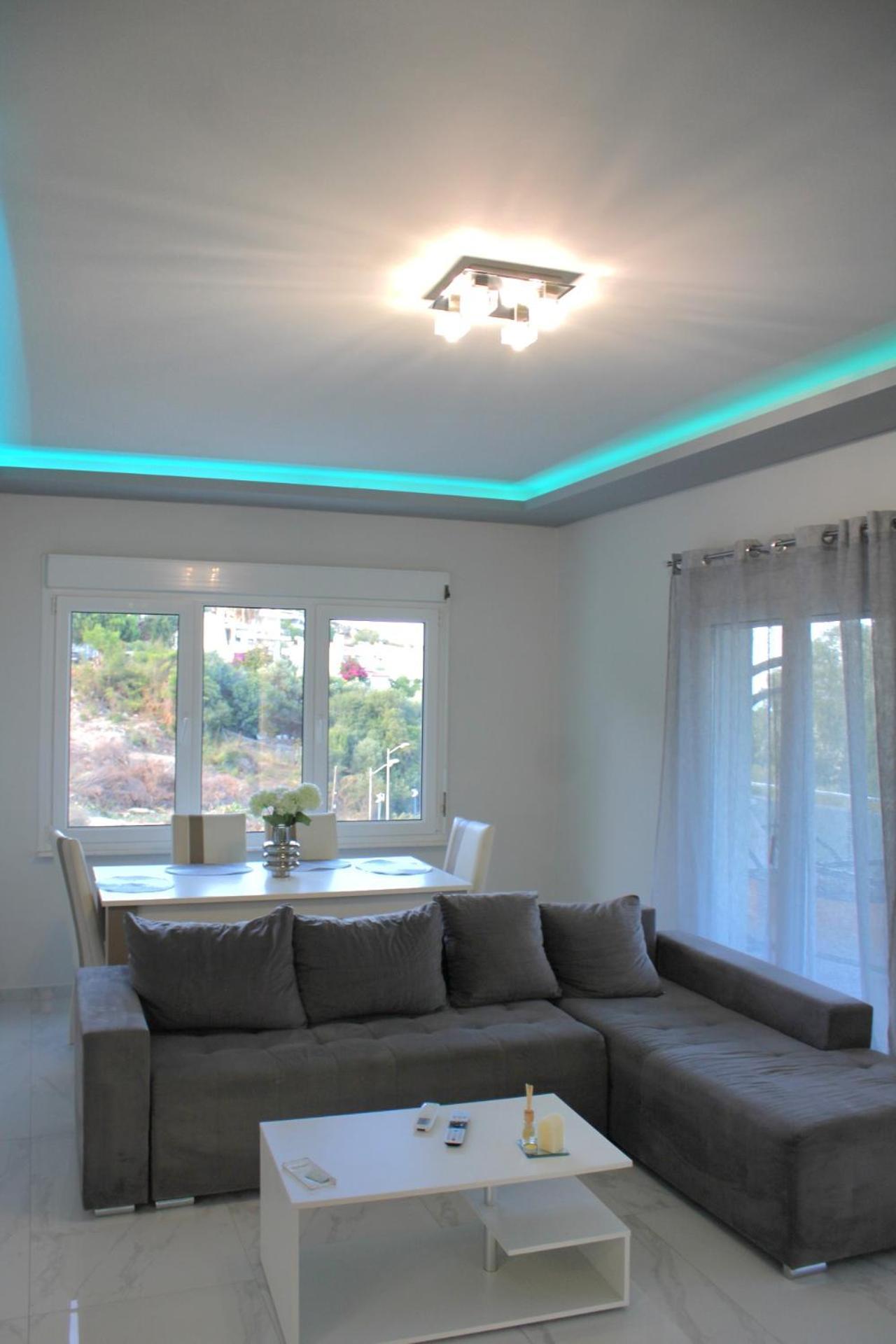 Riviera Penthouse Apartment Palaiontsiflikion Bagian luar foto