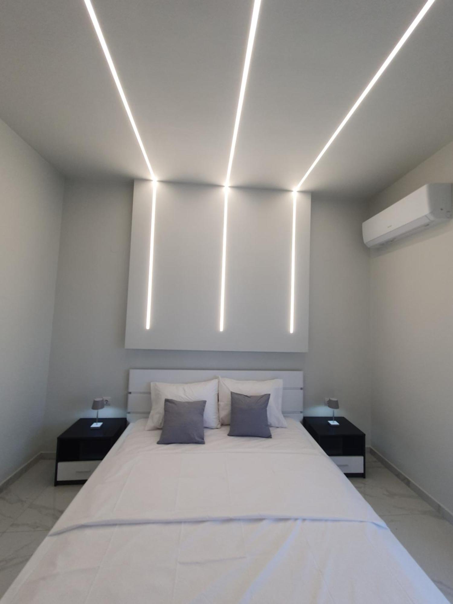 Riviera Penthouse Apartment Palaiontsiflikion Bagian luar foto