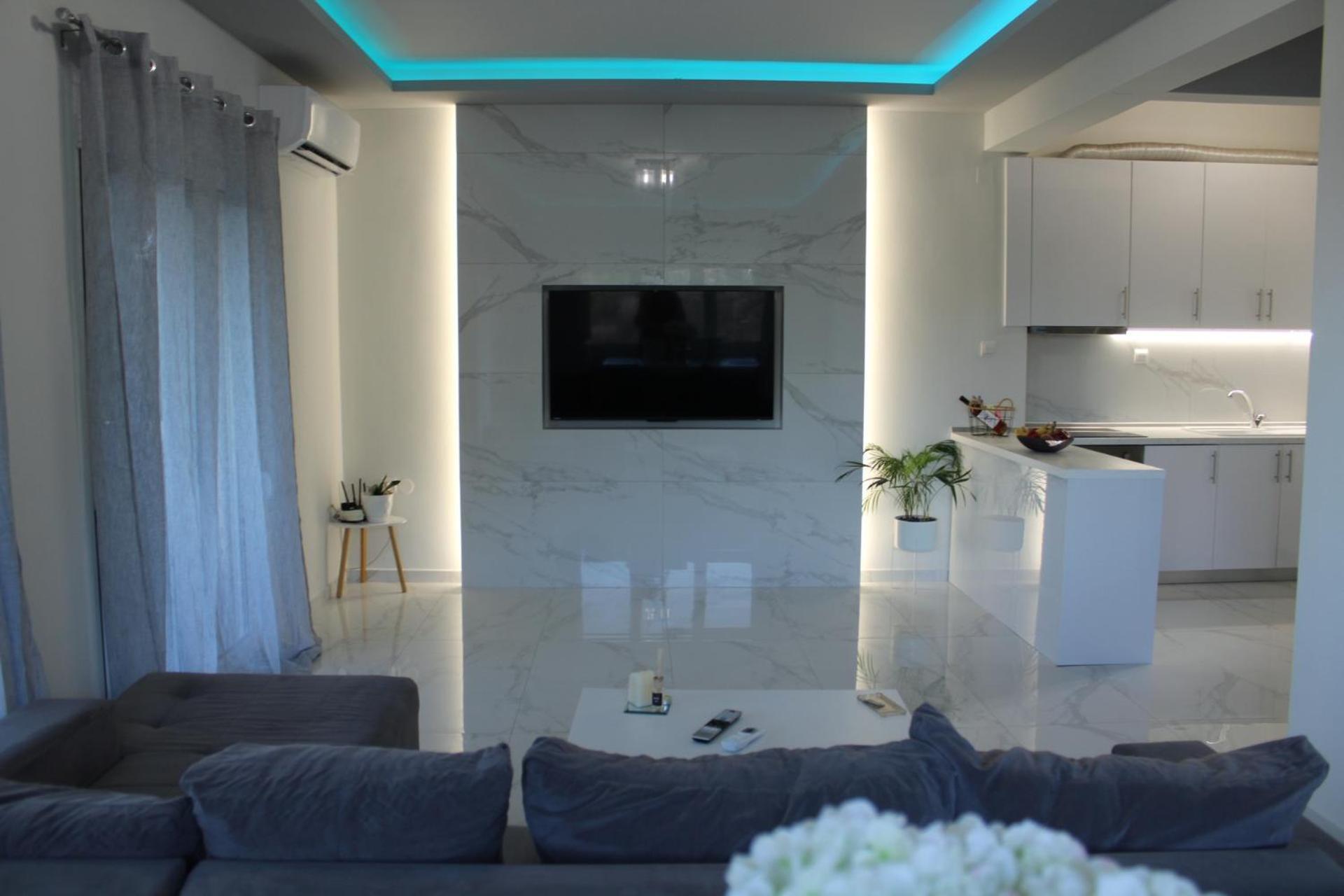 Riviera Penthouse Apartment Palaiontsiflikion Bagian luar foto